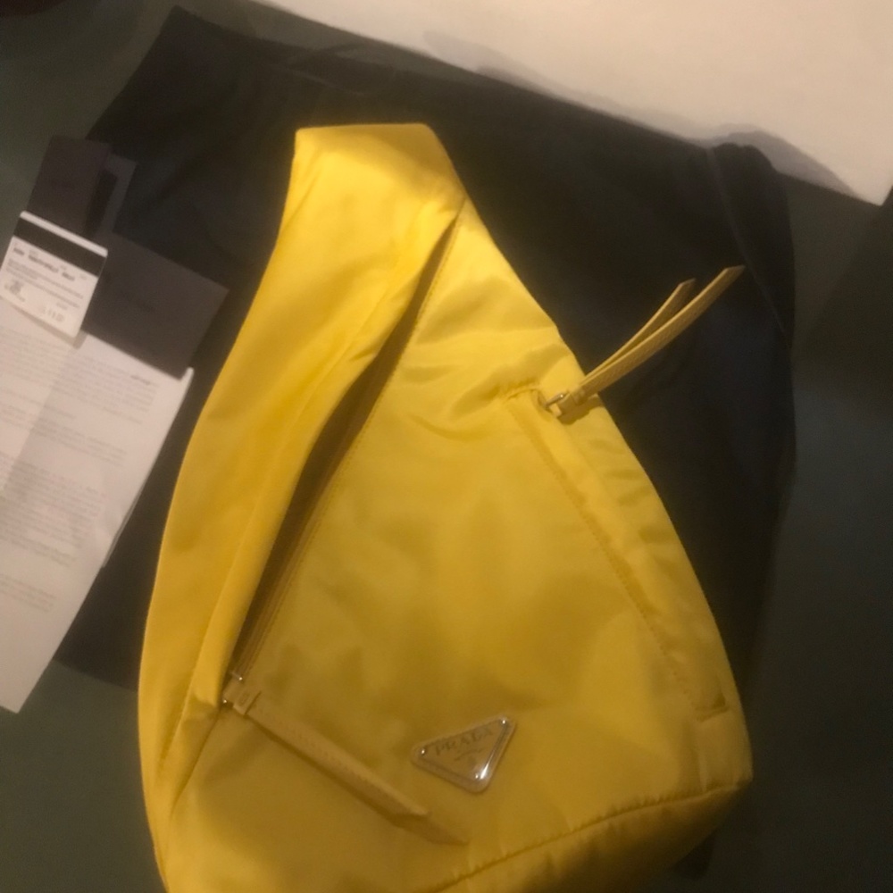 PRADA Re-Nylon logo-plaque backpack - Picture 4 of 4
